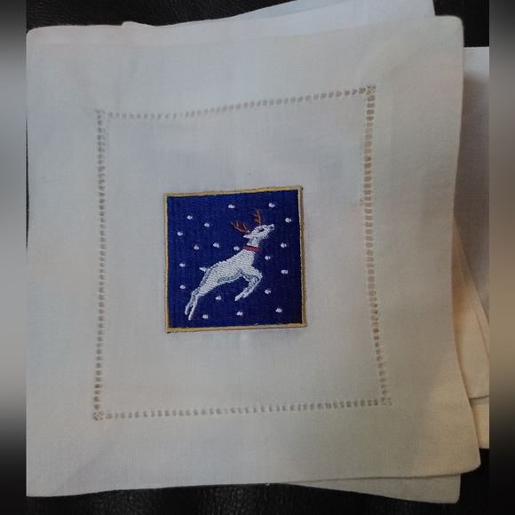 Holiday linen embroidered napkins 6 - Picture 10 of 10